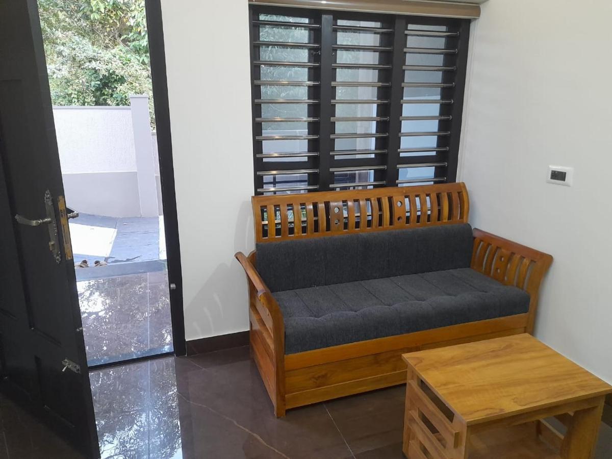 Milestone Inn Sultan Bathery Luaran gambar