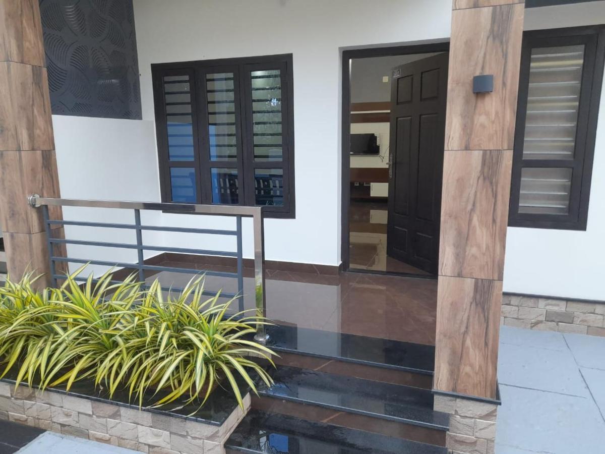 Milestone Inn Sultan Bathery Luaran gambar