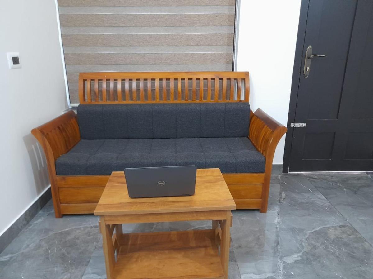 Milestone Inn Sultan Bathery Luaran gambar